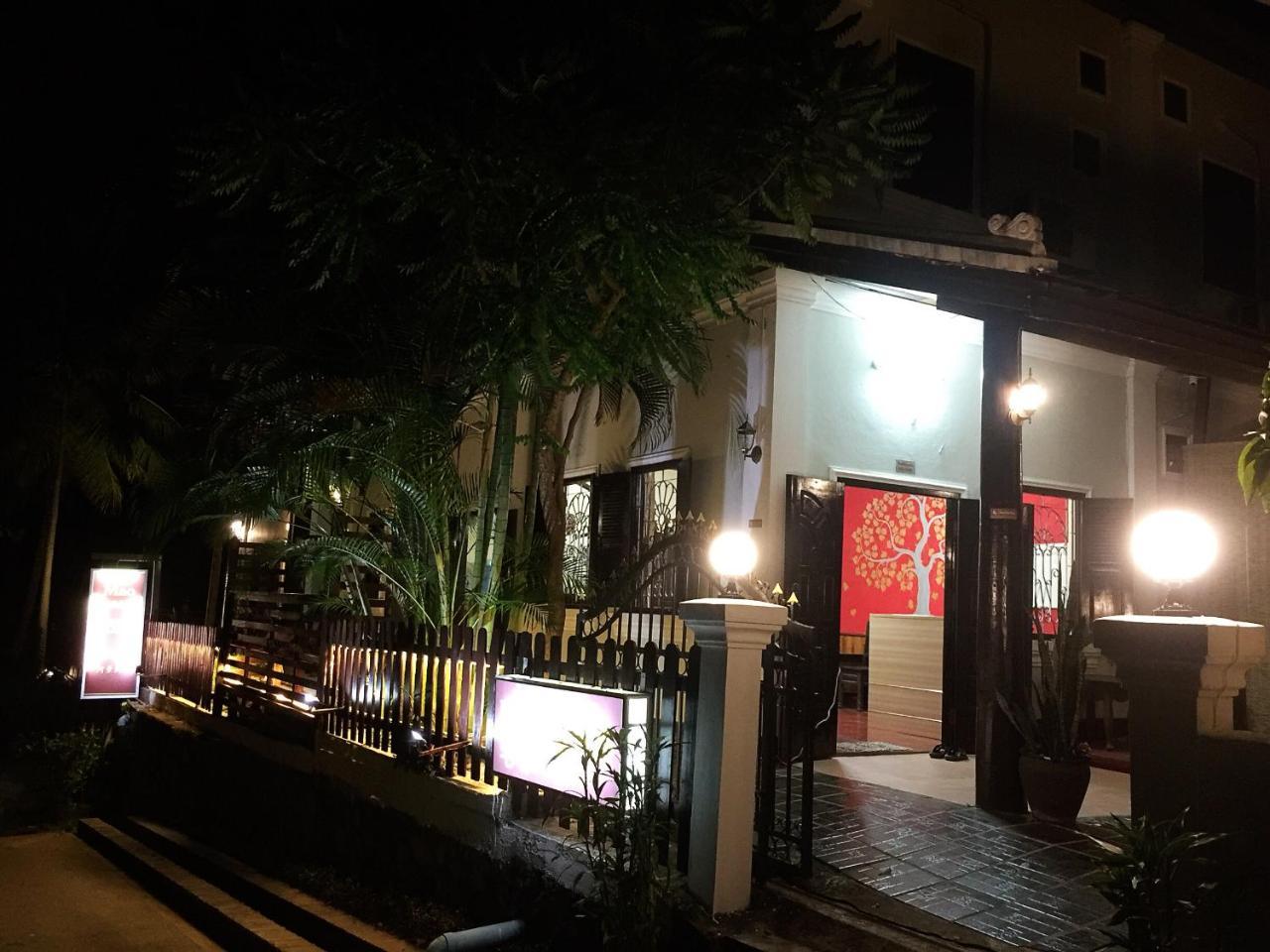 Mao Phasok Riverside Guesthouse Луанг Прабанг Екстериор снимка