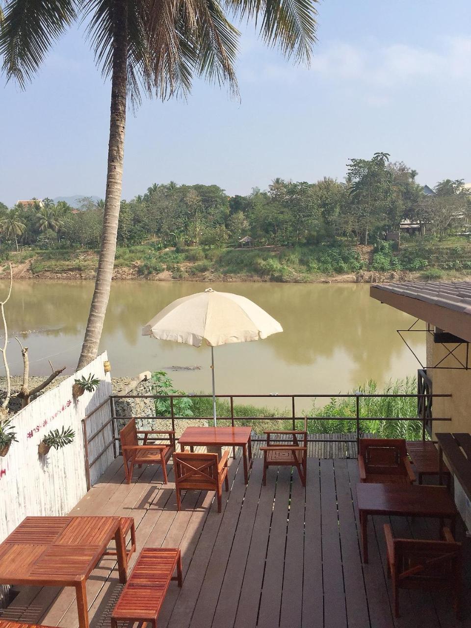Mao Phasok Riverside Guesthouse Луанг Прабанг Екстериор снимка
