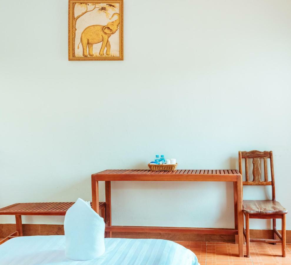 Mao Phasok Riverside Guesthouse Луанг Прабанг Екстериор снимка