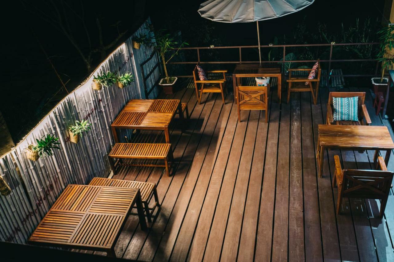 Mao Phasok Riverside Guesthouse Луанг Прабанг Екстериор снимка
