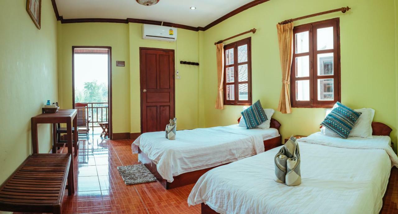 Mao Phasok Riverside Guesthouse Луанг Прабанг Екстериор снимка