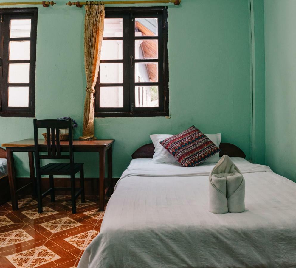 Mao Phasok Riverside Guesthouse Луанг Прабанг Екстериор снимка